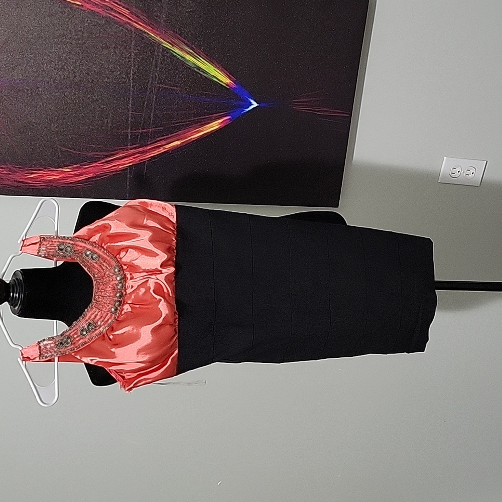 Dress - Picture 2 of 3